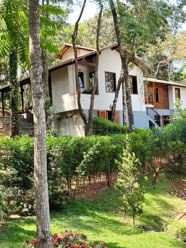 Casa com 5 quartos, mobiliada, gourmet e varanda com vista